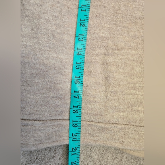 HUNTER 100% Merino Wool Beige Button Up Jacket. Size Medium - Picture 14 of 14